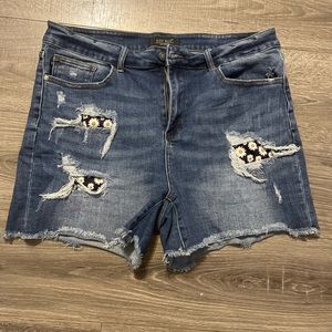 Judy blue shorts